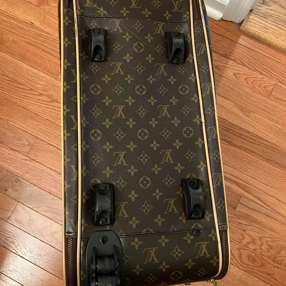 Authentic vintage Louis Vuitton rolling suitcase - Picture 14 of 16